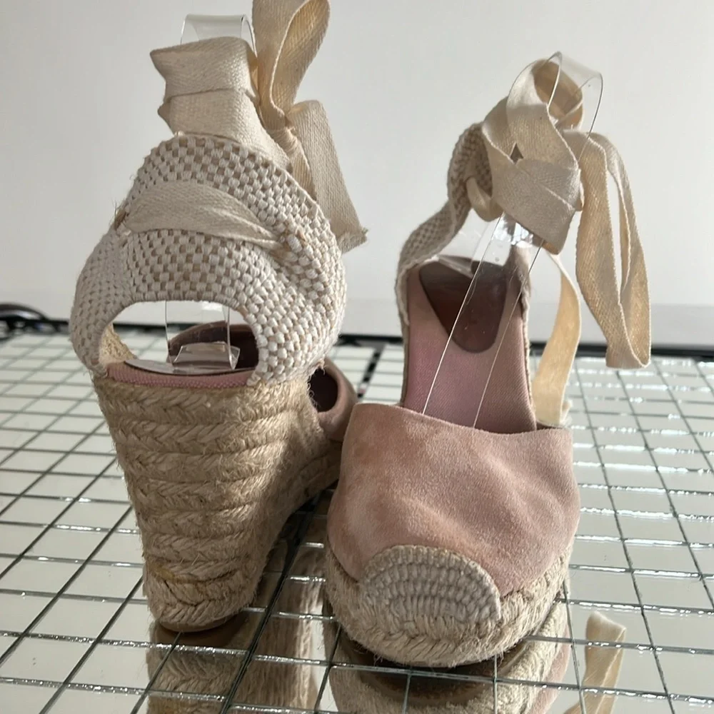 Andre Assous Sz 39 Wedge Espadrille Suede Jute Wrap Around Sandal